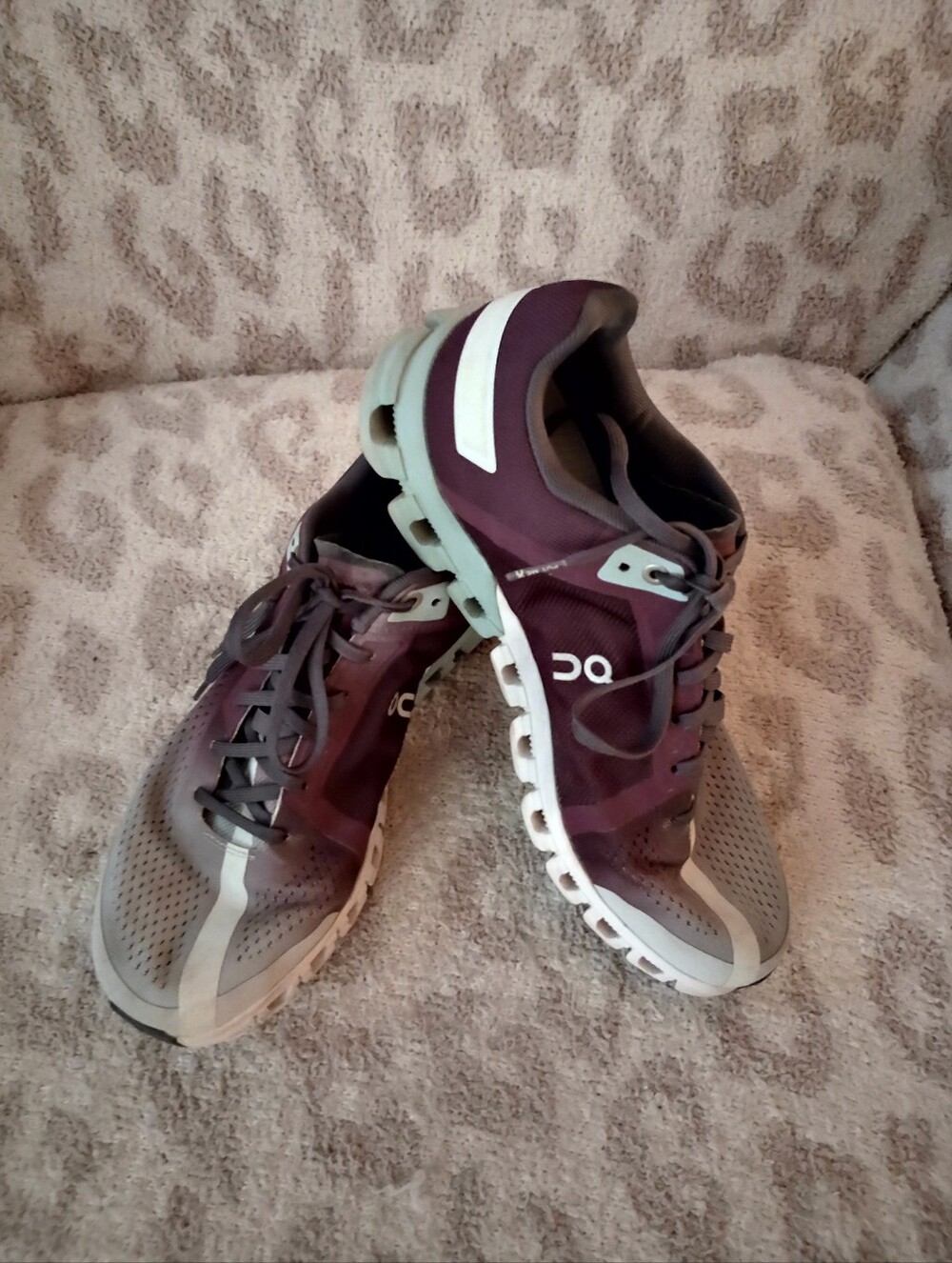 Women's On Running Sneakers